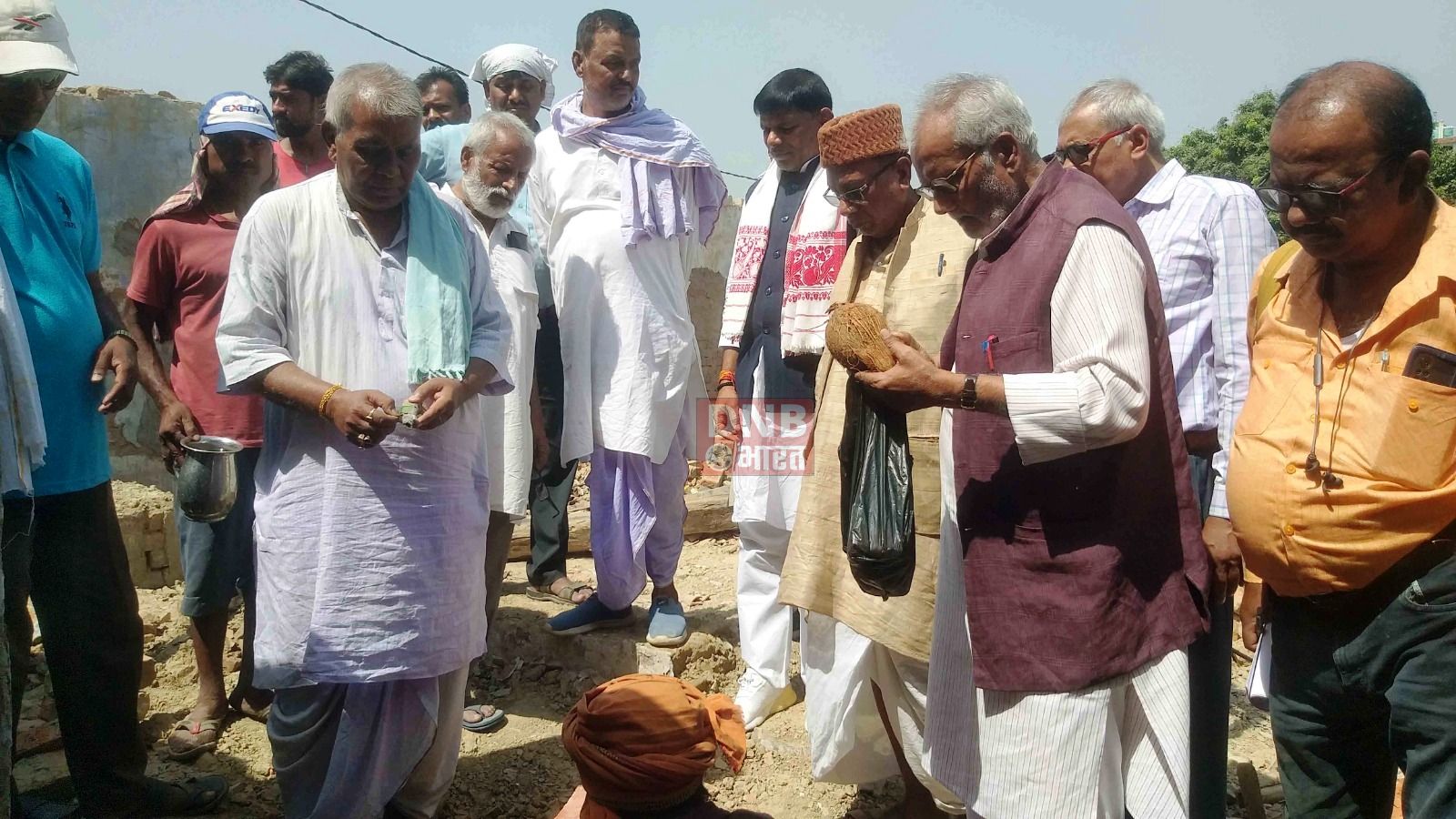 बछवाड़ा के उच्च विद्यालय नारेपुर में चार भवन व दो शौचालय निर्माण का विधायक ने किया शिलान्यास 3