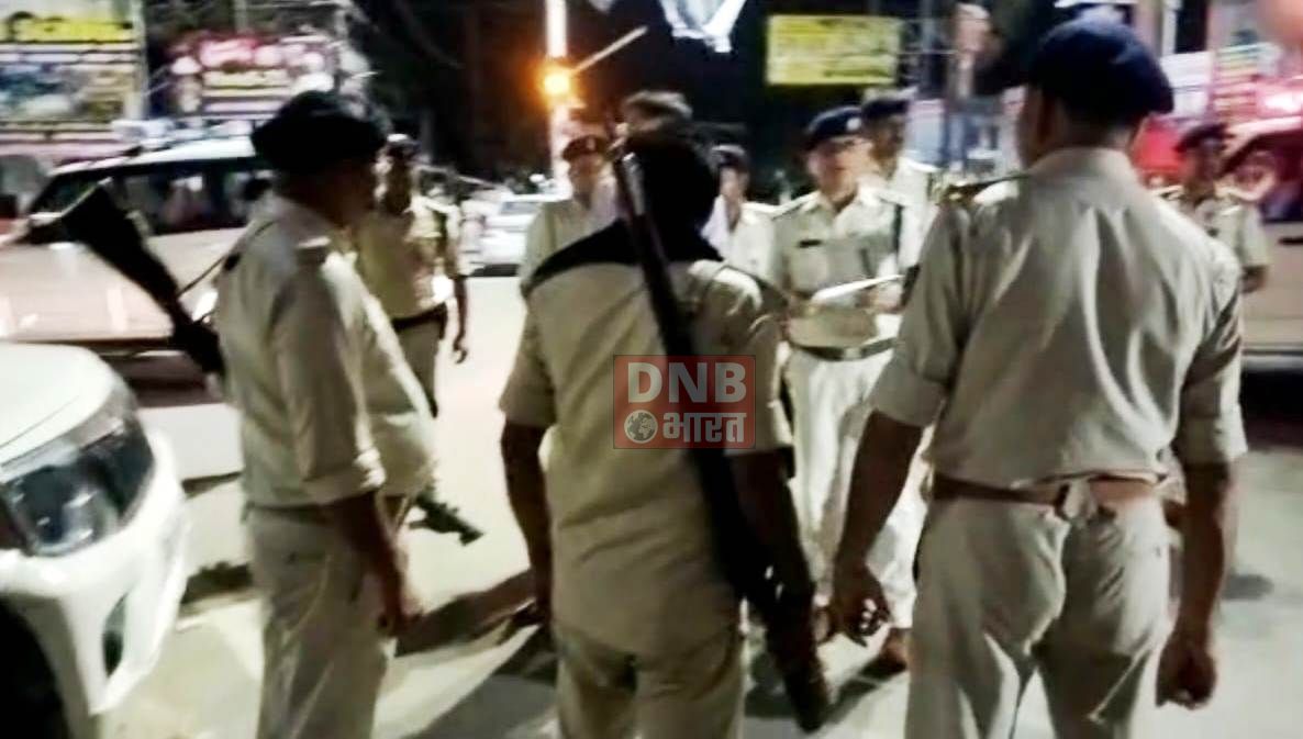बिहार शरीफ में हुए उपद्रव के रात्रि में भी पुलिस बल के जवान दिखे मुस्तैद,एसडीओ डीएसपी ने जवानों को पढ़ाया कर्तव्यनिष्ठा का पाठ 2