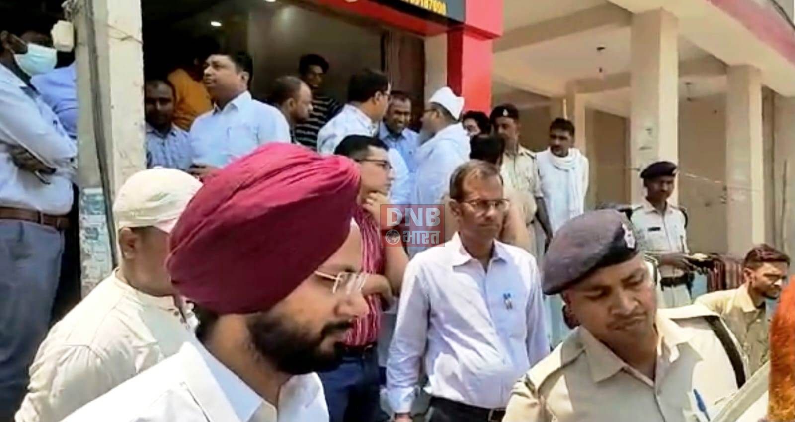नालंदा जिलाधिकारी शशांक शुभंकर ने हजरत मखदूम साहब के मजार पर लगने वाले सालाना उर्स मेला को लेकर पीर साहब के साथ बैठक कर लिया तैयारी का जायजा 2