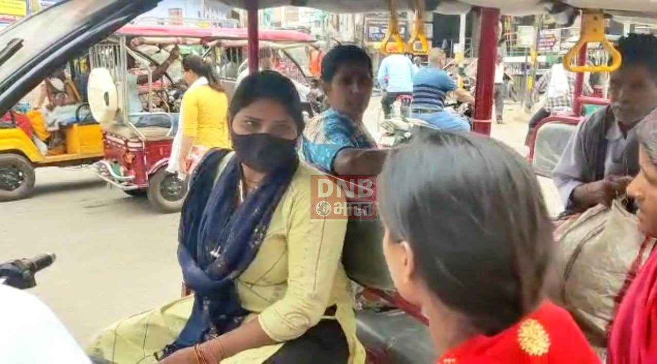 बच्चो की पढ़ाई के लिए खुद चलाने लगी शुशबू ई-रिक्शा, महिलाओ के लिए बनी प्रेरणा 3