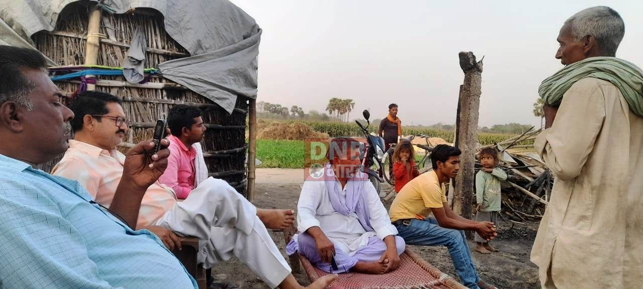 मजदूर के घर में लगी आग, घर का सारा सामान जल कर हुआ राख 2