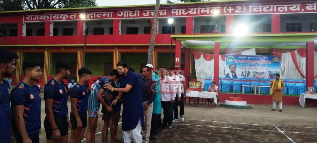 कबड्डी प्रतियोगिता में खिलाड़ियों के लिए प्रशिक्षण का विशेष अवसर प्रदान कर रहा है-डॉ सोनू शंकर 2