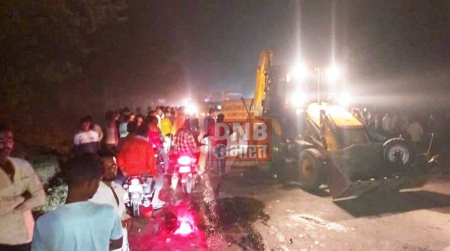 बछवाड़ा के एनएच 28 पर कार व ट्रैक्टर में जबरदस्त टक्कर,दोनों वाहन के उड़े परखच्चे,दो लोग बुरी तरह जख्मी 2