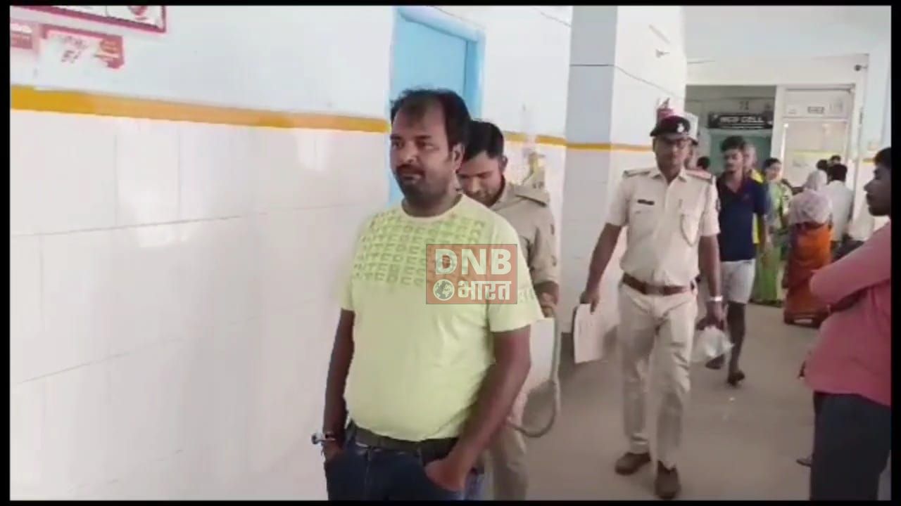 शराबबंदी की हकीकत.. न्यू बरौनी स्टेशन पर शराब के नशे में टिकट काट रहा बुकिंग क्लर्क का विडियो सोसल मीडीया पर वायरल 3