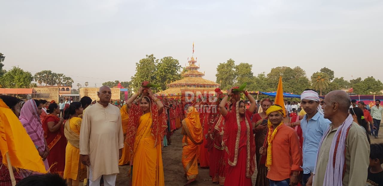 मिर्जापुरचांद गांव में भव्य कलश शोभा यात्रा के साथ महायज्ञ का शुभारंभ 3