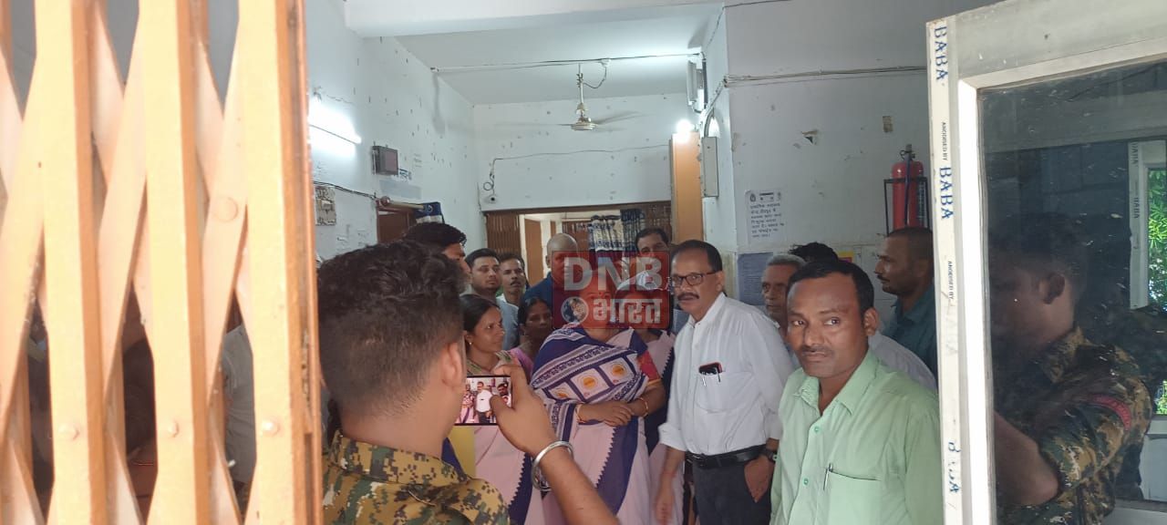 वीरपुर पीएचसी गेट पर घंटो रहना पड़ा सीएस को खड़ा 2