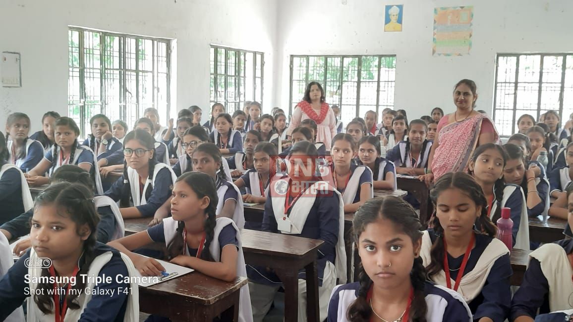 सरकारी स्कूल के बच्चे एवं शिक्षक आंख लाल होने वाली बीमारी से हैं परेशान, स्वास्थ्य विभाग द्वारा नहीं की जा रही कोई व्यवस्था 2