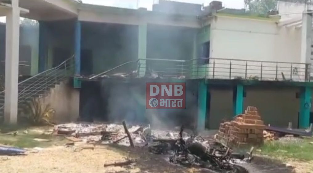 बेगूसराय पुलिस ने नाबालिग लड़की के साथ दुष्कर्म एवं हत्या मामले में 06 को किया गिरफ्तार, आक्रोशित लोगों ने आरोपी के घर की तोड़फोड़ एवं आगजनी 3