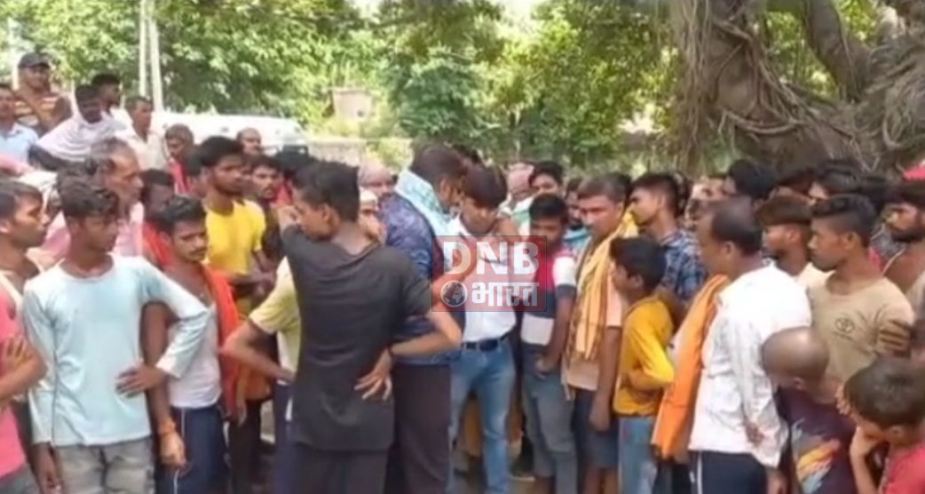 बेगूसराय पुलिस ने नाबालिग लड़की के साथ दुष्कर्म एवं हत्या मामले में 06 को किया गिरफ्तार, आक्रोशित लोगों ने आरोपी के घर की तोड़फोड़ एवं आगजनी 4