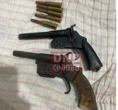 खगड़िया पुलिस ने कुख्यात 50 हजार इनामी अपराधी रणबीर यादव सहित तीन अपराधी को हथियार और चारपहिया वाहन के साथ किया गिरफ्तार 2