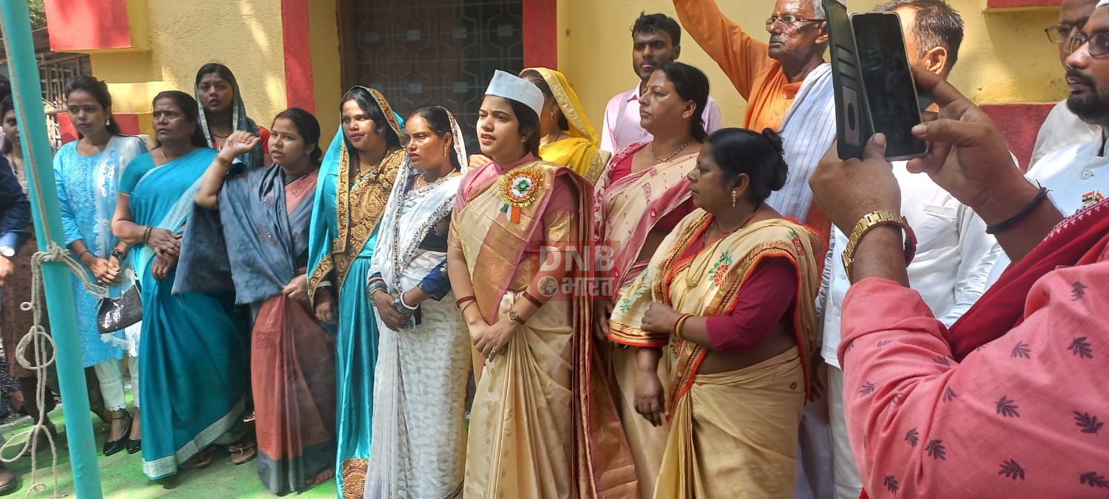 भगवानपुर प्रखण्ड मुख्यालय के सभी कार्यालयों में ससमय हुआ झंडोतोलन 2