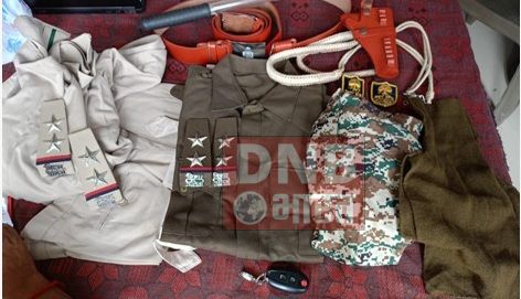 बेगूसराय पुलिस ने फ़र्जी एसटीएफ पदाधिकारी को किया गिरफ्तार, वर्दी का रौब दिखाकर करता था ठगी 2