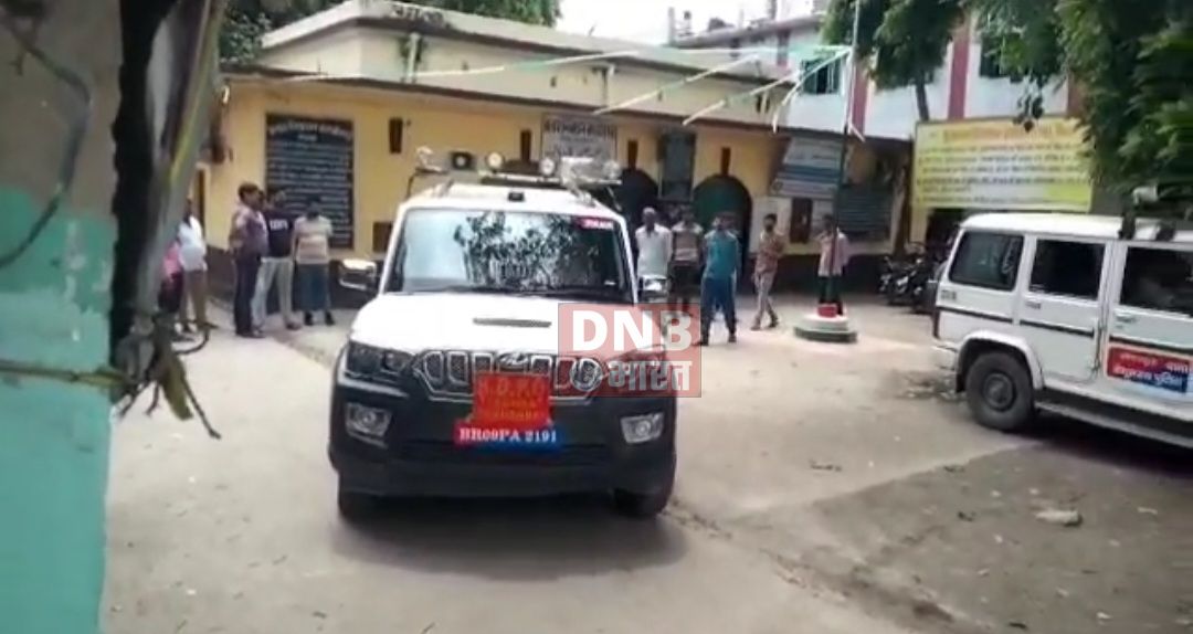 तेघड़ा रजिस्ट्री कार्यालय में घुसकर दबंगों ने सब रजिस्टार पर किया जानलेवा हामला 3