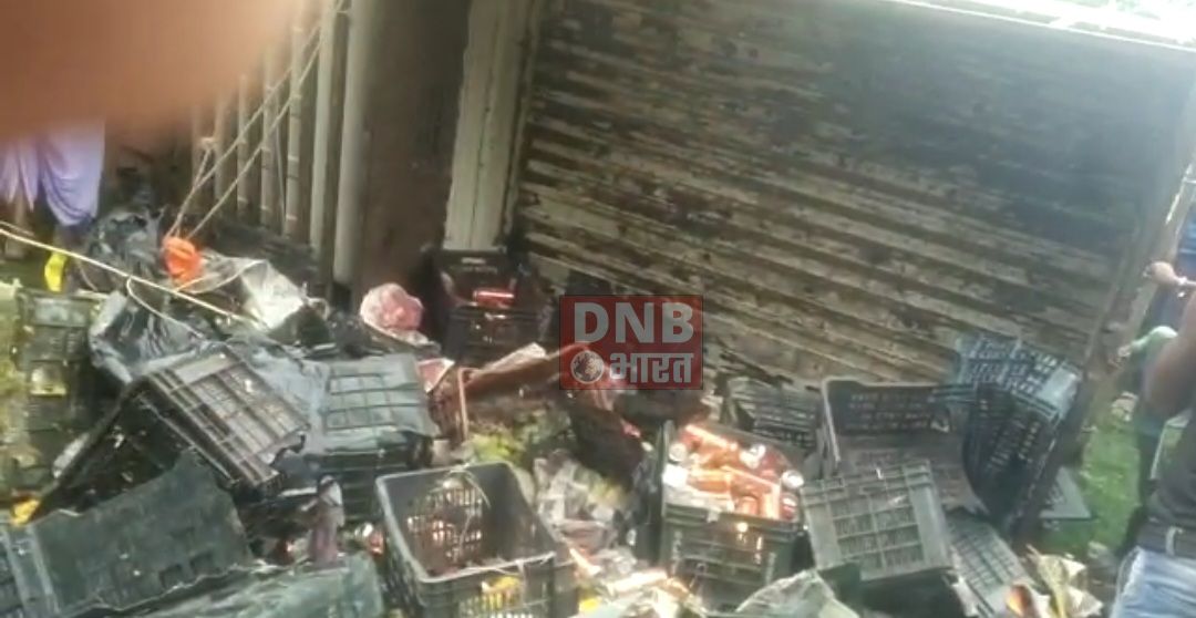 समस्तीपुर में बीयर लदी पिकअप पलटी, बीयर लूटने की मची होर 2