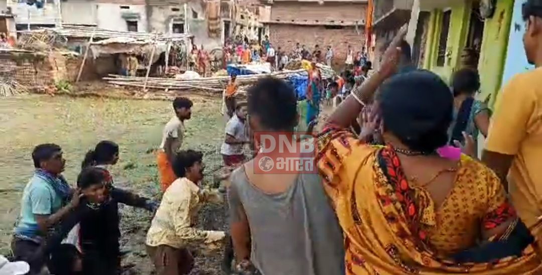मोबाइल चोरी का आरोप लगाना युवक को पड़ा महंगा उल्टे बदमाशों युवक सहित पूरे परिवार को पीटा 2