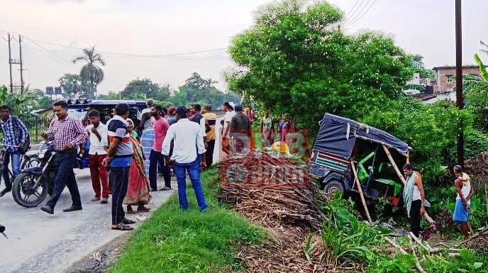 फातेहा में टेम्पू पलटने से एक युवक की मौत, आक्रोशित ग्रामीणों ने मुआवजे की मांग को लेकर किया एनएच 28 को जाम 2