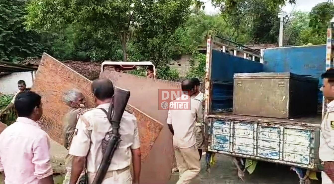 पत्रकार के साथ मारपीट करने और फोटो वायरल के मामले में नामजद अभियुक्त के घर पुलिस ने किया कुर्की जब्ती 2