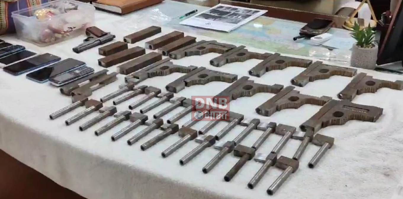 बेगूसराय पुलिस व एसटीएफ की टीम ने गन फैक्ट्री का किया खुलासा,अर्धनिर्मित बंदूक व कई पिस्टल किया बरामद,नौ लोग गिरफ्तार 2
