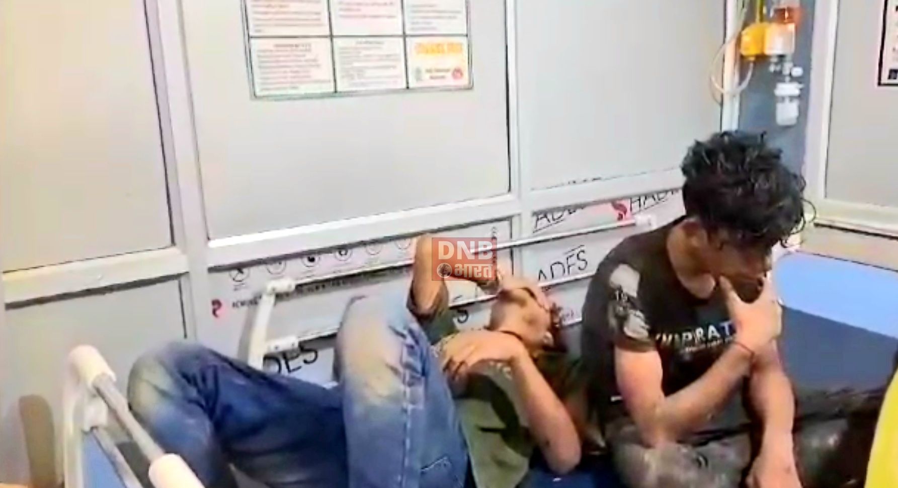 बेगूसराय में अपराधियों ने छात्र पर किया जानलेवा हमला,तीन छात्र घायल,एक की स्थिति नाजुक  2