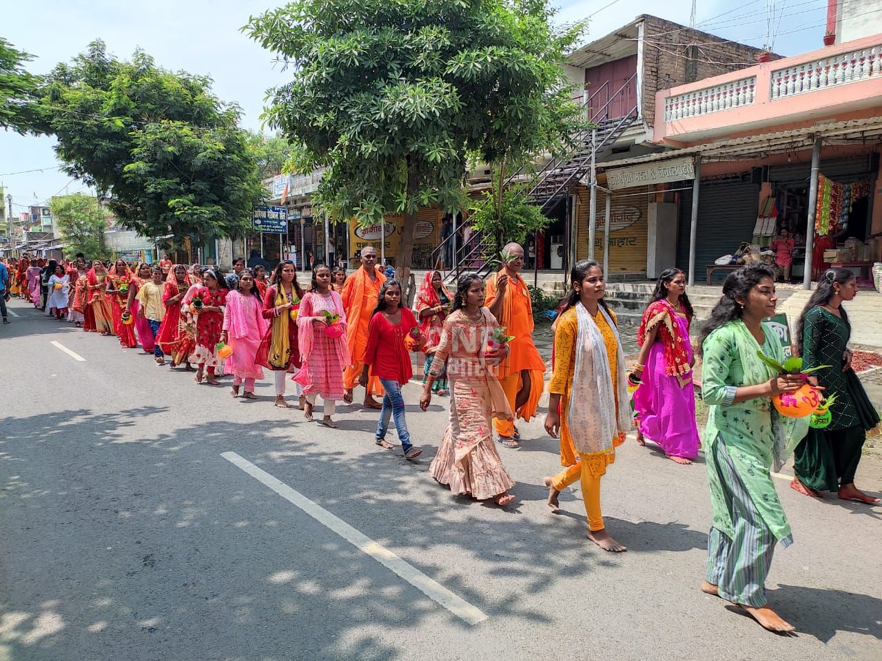 खोदावंदपुर प्रखण्ड क्षेत्र में भागवत कथा को लेकर निकाली गई भव्य कलश शोभा यात्रा 3