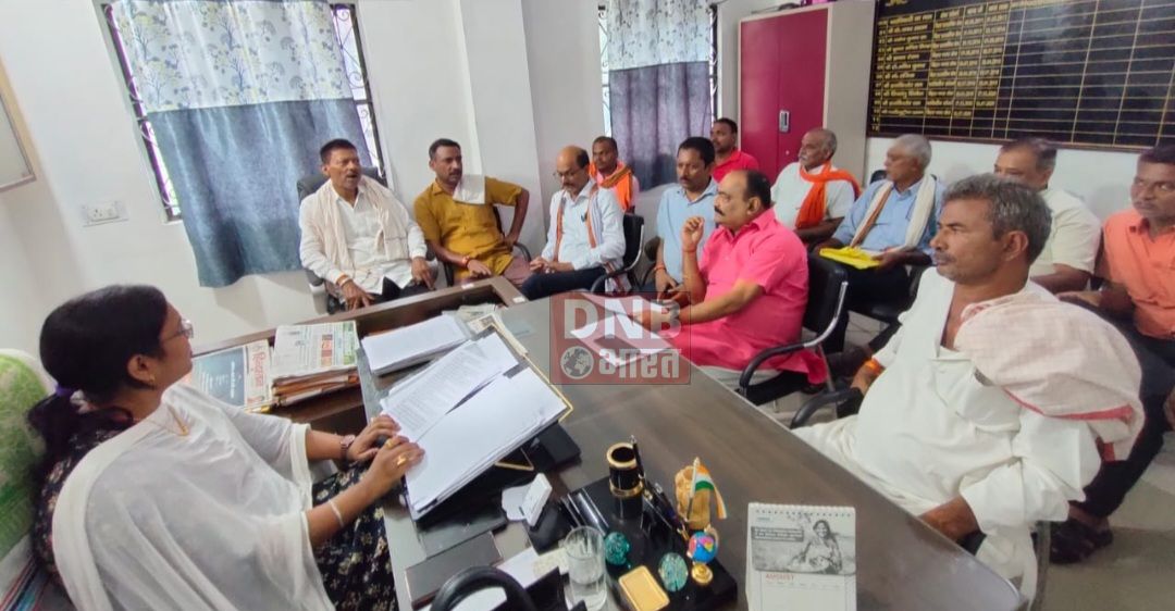 नप बीहट के वार्ड पार्षदों का शिष्टमंडल ने कार्यपालक पदाधिकारी से की मुलाकात, 10 सूत्री मांगों पर हुई बात 2