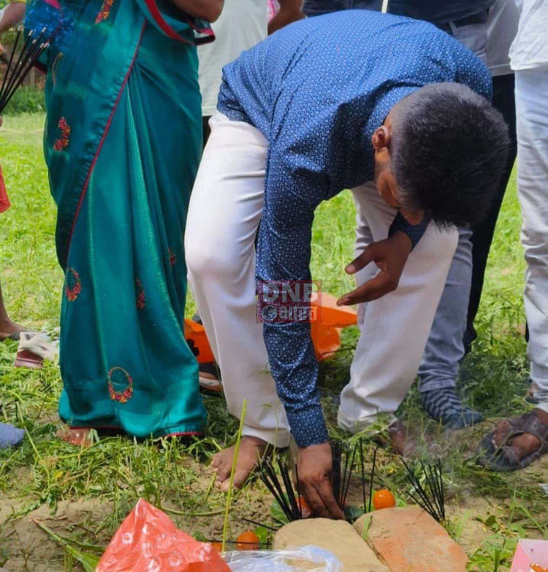 20 वर्षों बाद सिमरिया 02 पंचायत के प्राथमिक विद्यालय को मिलेगा अपनी भूमि, मुखिया अमृता कुमारी ने 02 कट्ठा 05 धुर जमीन खरीद कर दिया विद्यालय के लिए दान 2