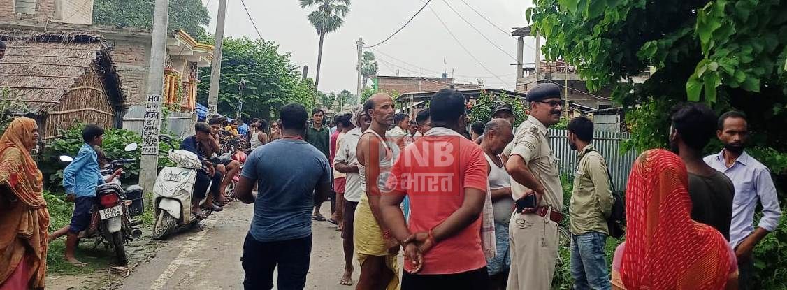 जल निकासी की समस्या से आक्रोशित ग्रामीणों ने फजीलपुर में किया सड़क जाम 3