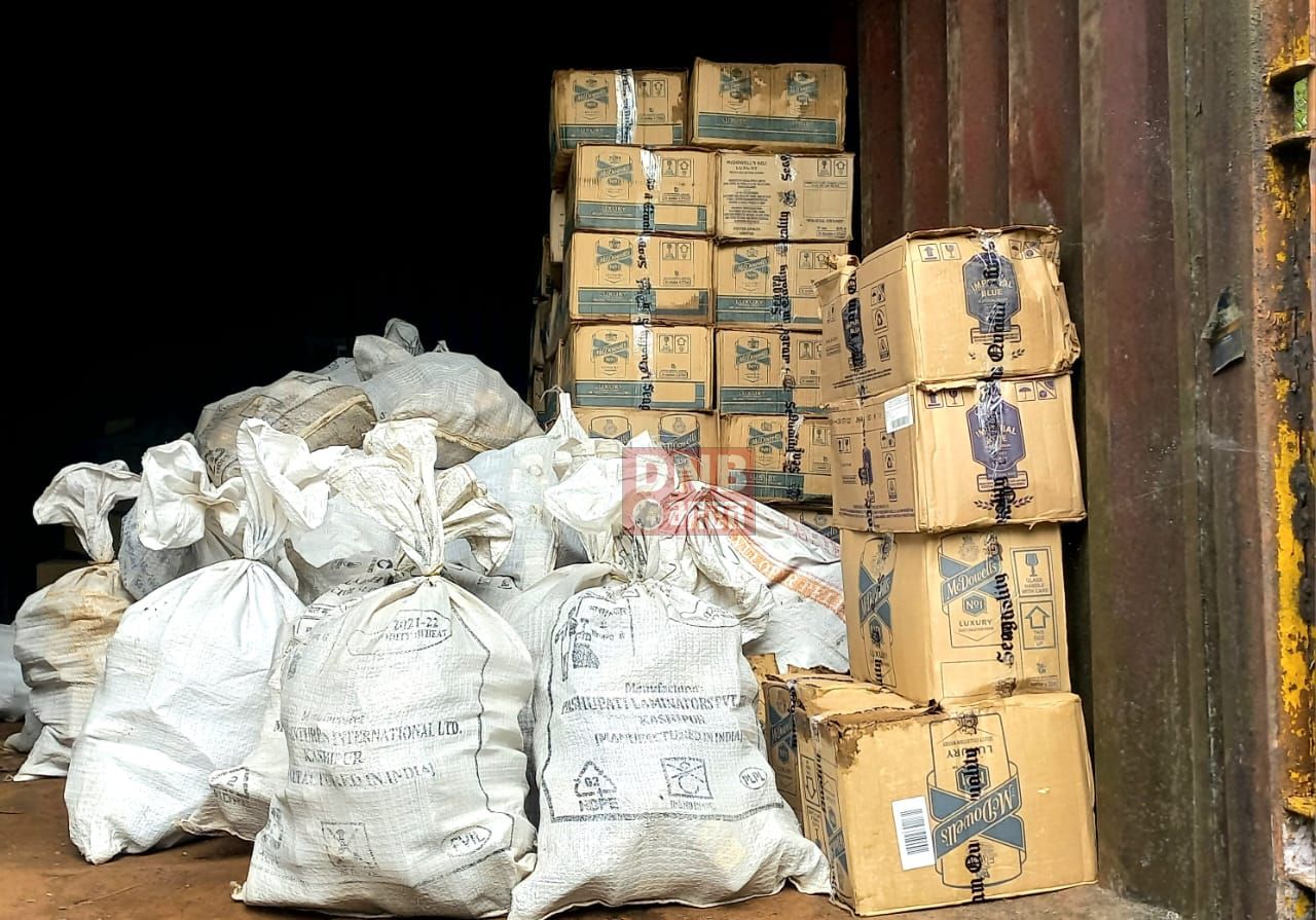 बछवाड़ा पुलिस ने शब्जी लदे पिकअप वाहन से 148 कार्टन विदेशी शराब के साथ तीन कारोबारी को किया गिरफ्तार 2
