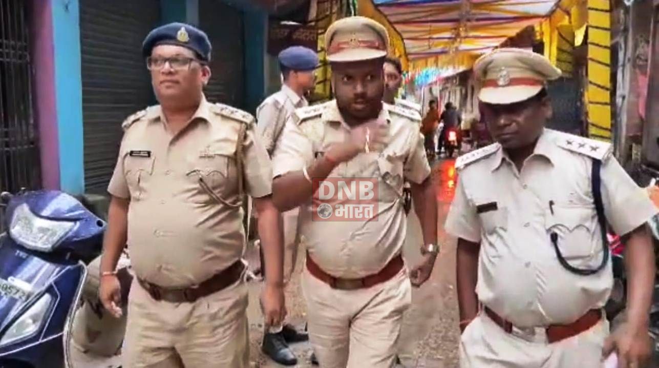 बेगूसराय के मुंगेरीगंज बाजार में कस्टम विभाग की टीम ने सोना चांदी दुकान में तीन घंटे तक की छापेमारी 2