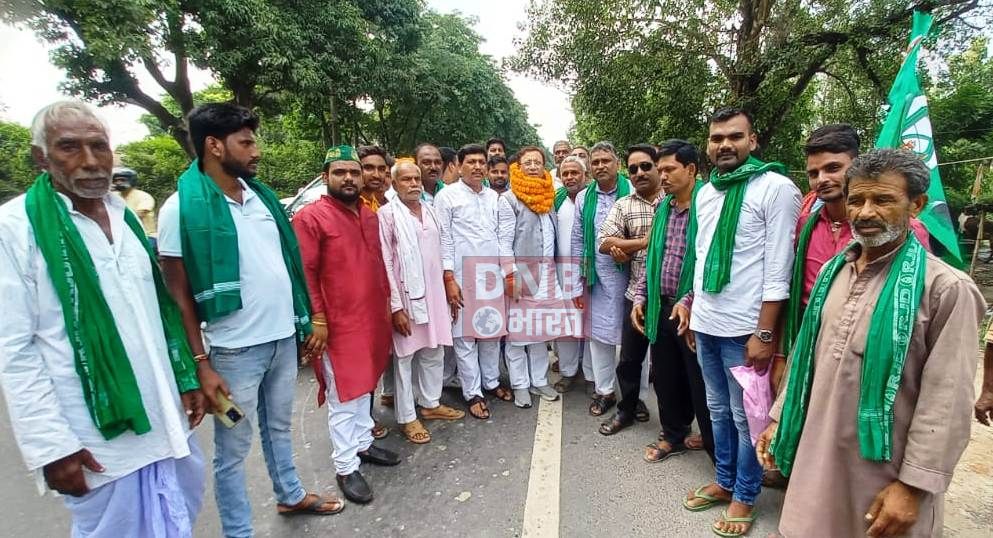 बछवाड़ा में बिहार सरकार के उधोग मंत्री का राजद कार्यकर्ताओ ने किया भव्य स्वागत 2