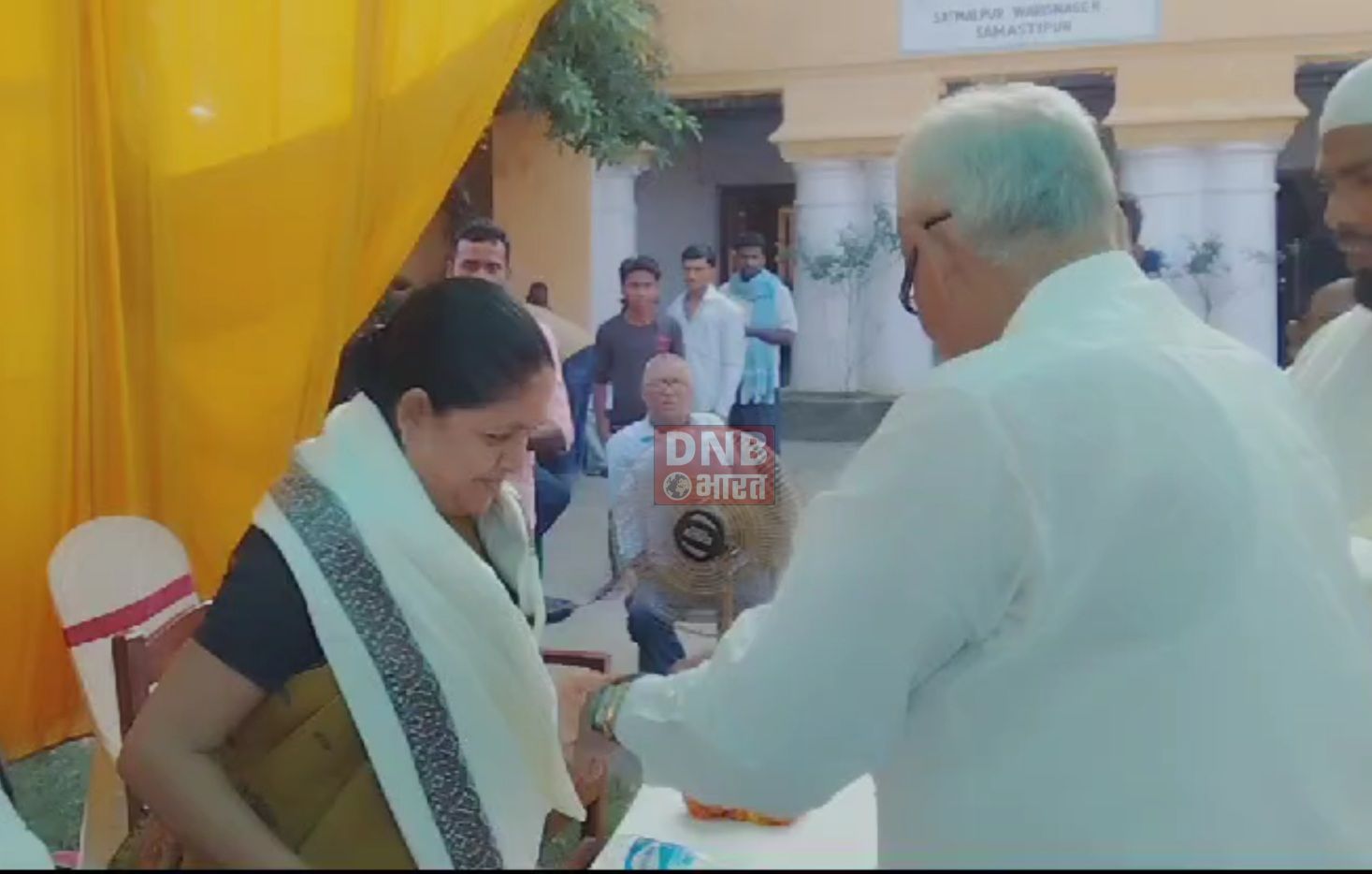 समस्तीपुर जिले के वारिसनगर में महिला आयोग की अध्यक्ष सहित दर्जन भर नेता हुए सम्मानित 3