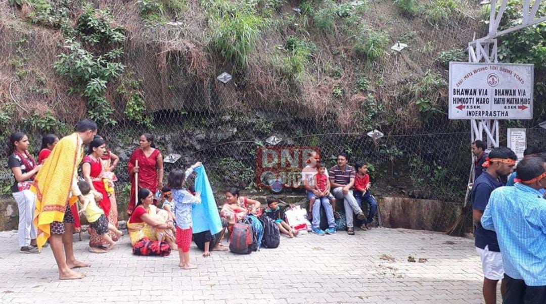 नवरात्र विशेष : भैरोनाथ के दर्शन बगैर पूरा नहीं होता वैष्णो देवी का दर्शन, जानें क्या है मां वैष्णो धाम का महात्म्य और रोचक तथ्य 2