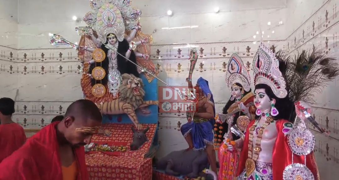 बिहारशरीफ में सप्तमी के दिन कई पूजा पंडालों में माता की पट खुला, श्रद्धालुओं की भारी भीड़ 3