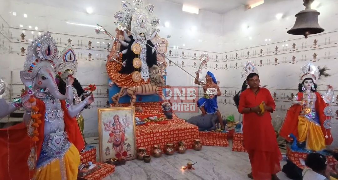 बिहारशरीफ में सप्तमी के दिन कई पूजा पंडालों में माता की पट खुला, श्रद्धालुओं की भारी भीड़ 4
