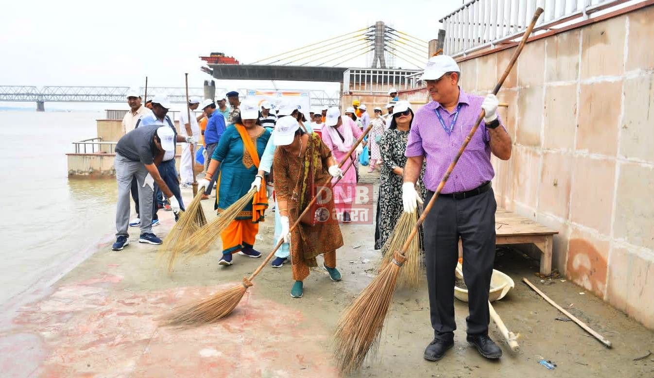 बेगूसराय के सिमरिया घाट पर बड़े पैमाने पर सफाई अभियान का किया गया आयोजन 2