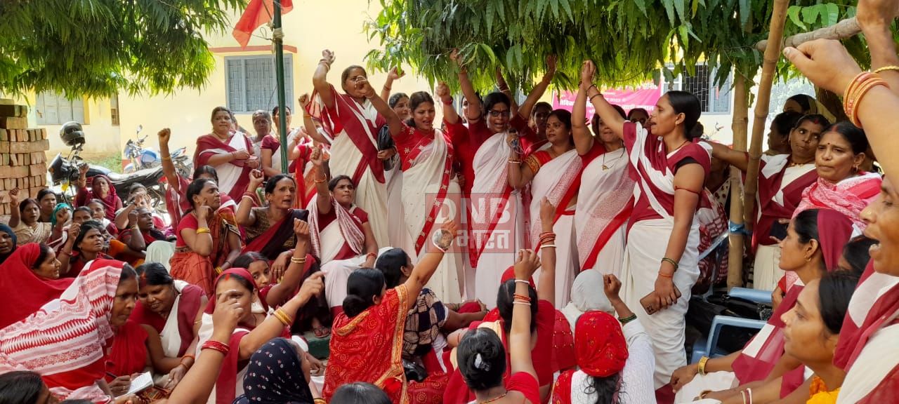 तेघड़ा में आंगनबाड़ी सेविका,सहायिकाओं का अनिश्चित कालीन हड़ताल जारी 2