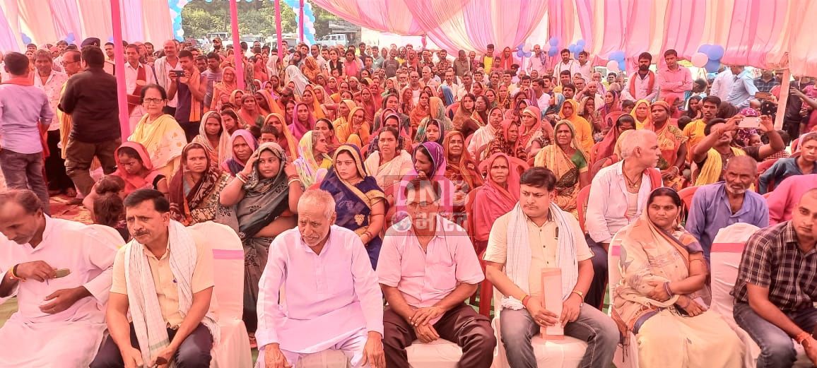 बछवाड़ा प्रखंड में जन संवाद कार्यक्रम में विभिन्न समस्याओ से जिलाधिकारी को कराया गया अवगत 3
