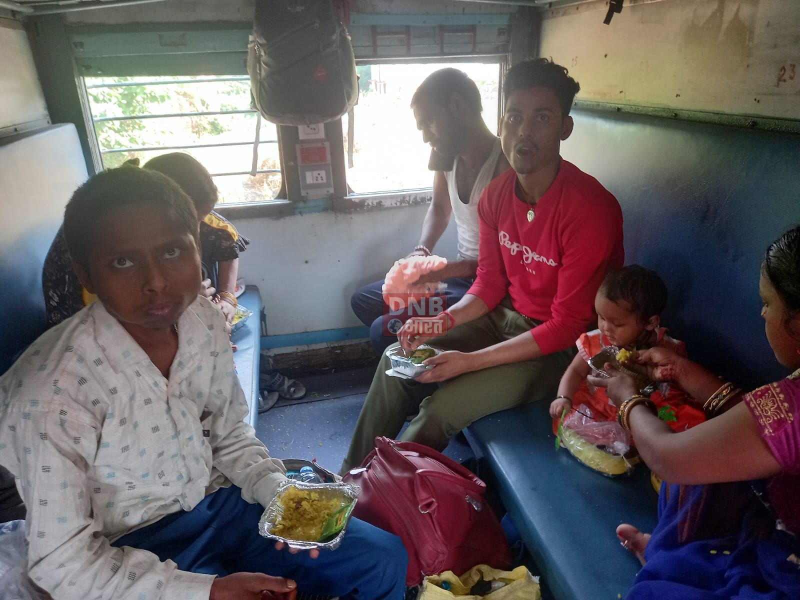 नॉर्थ ईस्ट ट्रेन हादसे मे बेगूसराय के डाक्टर की हुई मौत,परिजनों में मचा कोहराम 4