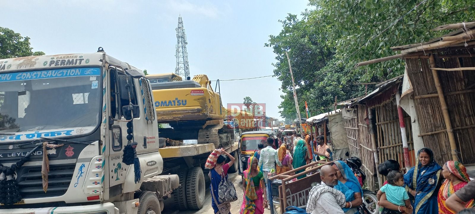 नवरात्र: दुर्गा पूजा कलश स्थापना को लेकर झमटिया गंगा घाट पर स्नान के लिए उमड़ी श्रद्धालुओ की भीड़ 5