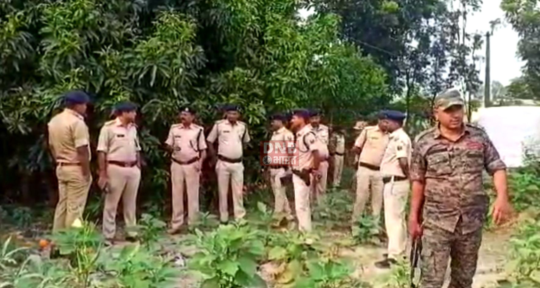 बेगूसराय पुलिस ने एक नकली शराब बनाने वाली फैक्ट्री का किया उद्वेदन,शराब बनाने में उपयोग किए जाने वाले रासायनिक तरल पदार्थ,शराब बनाने की मशीन,कई ब्रांड की बोतल एवं रेपर भी किया बरामद,एक कारोबारी गिरफ्तार 2
