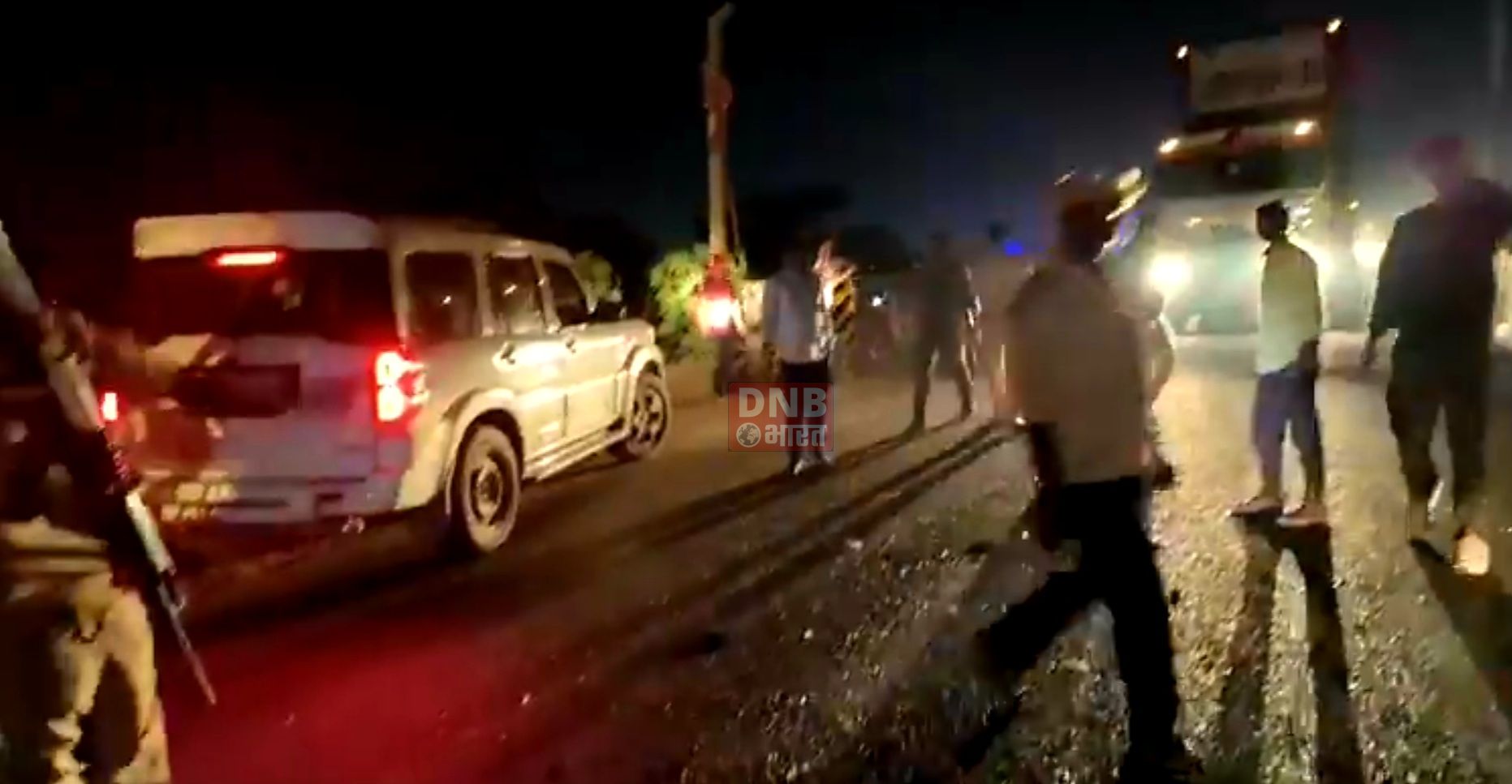 सड़क दुर्घटना में भाई बहन की मौत, एक जख्मी, बाजार से एक बाइक पर सवार होकर अपने घर लौट रहे थे तीनो 3