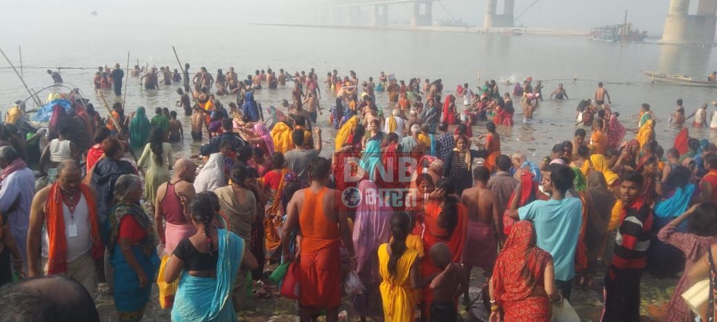 गुरु पूर्णिमा के अवसर पर सिमरिया में स्नान के लिए पहुंचे लाखों श्रद्धालु, दिखा... 2