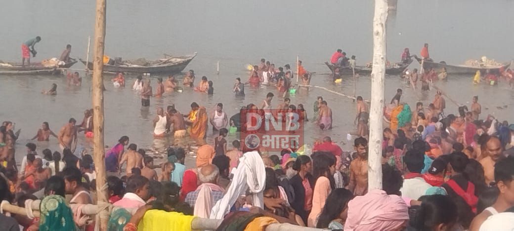 गुरु पूर्णिमा के अवसर पर सिमरिया में स्नान के लिए पहुंचे लाखों श्रद्धालु, दिखा... 3