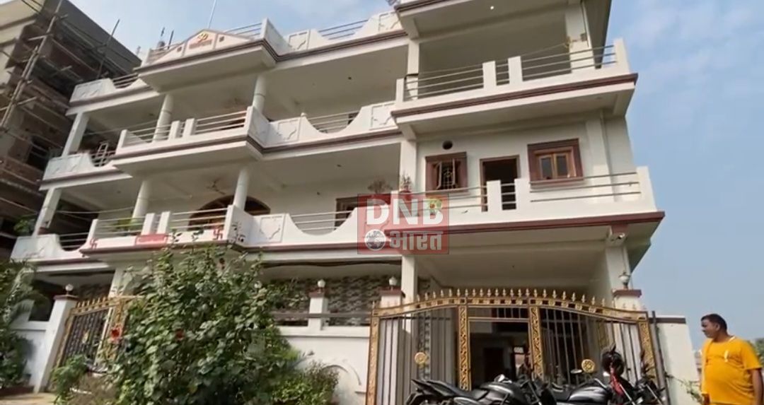 देर रात दस की संख्या में डकैतों ने बैंककर्मी को बंधक बनाकर दस लाख से अधिक के नगद,जेवरात एवं अन्य महंगे सामान लेकर हुए फरार, मारपीट भी की 3