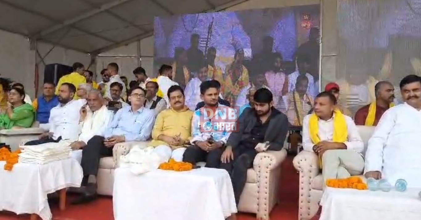 बेगूसराय में भूमिहार ब्राह्मण एकता मंच से बोले आशुतोष- समाज के लोगो का "अहम" और "मै श्रेष्ठ" वाली भावना मन से निकालकर एक दूसरे का पैर खींचने के बजाय एक दूसरे का हाथ थामना होगा 4
