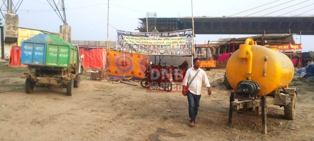 सीमित संसाधनों में ही सिमरिया मेला क्षेत्र में बेहतर साफ-सफाई कर रहे हैं सफाई कर्मी-प्रथमा पुषपांकर 3