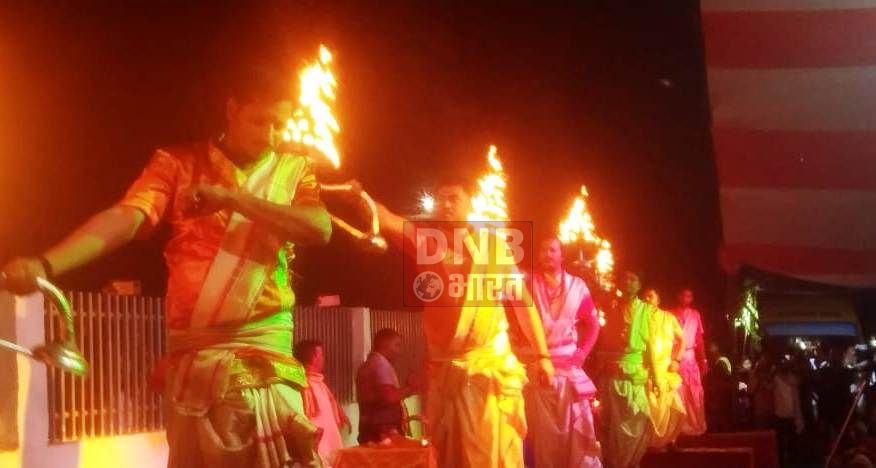 सिमरिया गंगा धाम के गंगा महाआरती में शामिल हुए कृषि अधिकारी समेत कई साधु संत 4