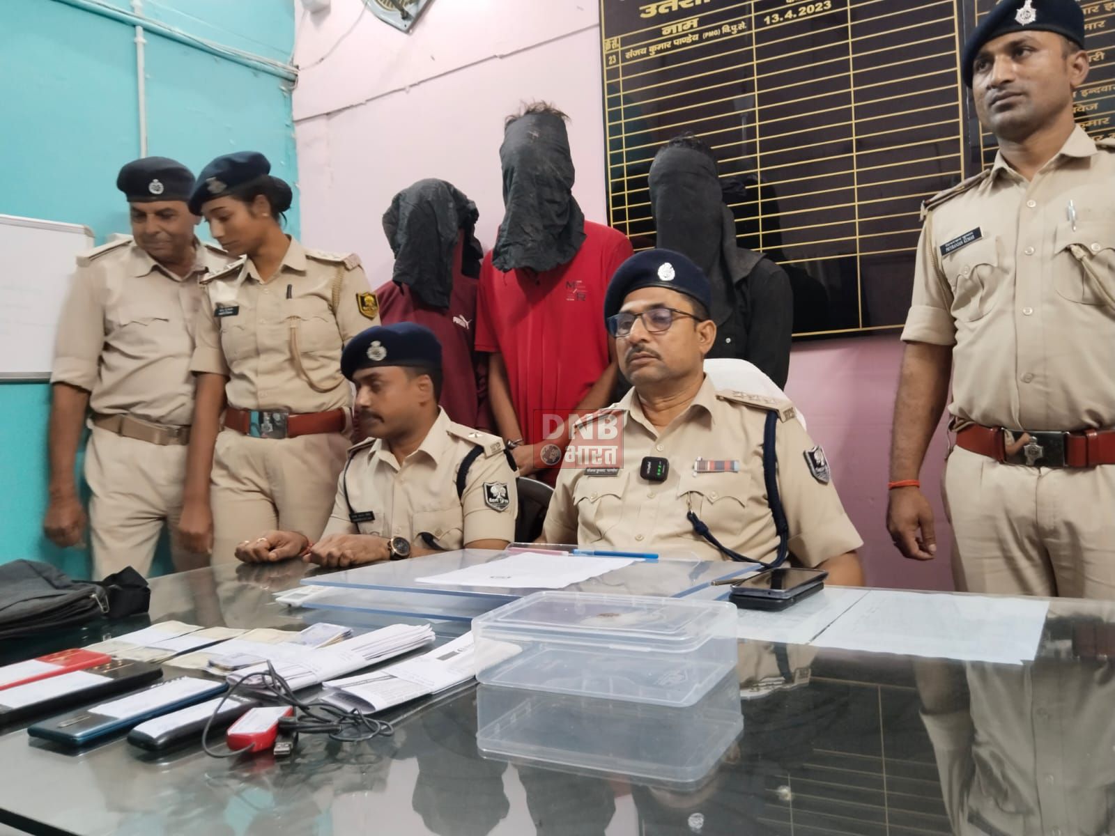 समस्तीपुर: सीएसपी संचालक से लूटकांड का खुलासा,हथियार के साथ चार अपराधियों को पुलिस ने किया गिरफ्तार 4