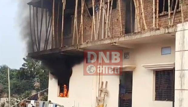सिमरिया का कुख्यात अपराधी चंदन सिंह की पीट-पीटकर हत्या, आक्रोशित ग्रामीणों ने नीजी अस्पताल एवं आरोपी के डेरा को किया आग के हवाले 5