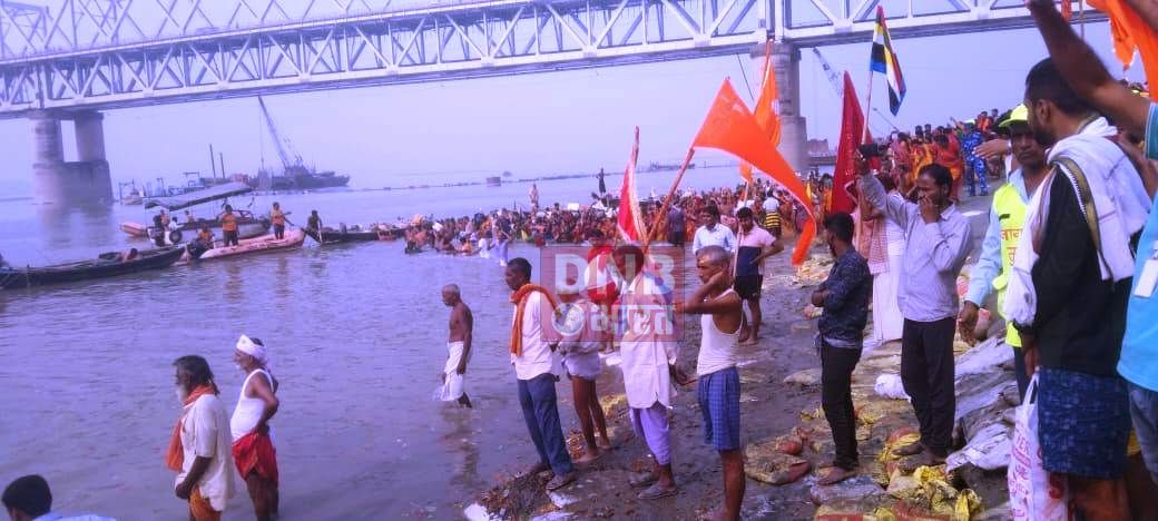 सिमरिया में शाही स्नान को लेकर काफी सजग रही जिला प्रशासन, वही घाटों की व्यवस्था रही दैनीय 2